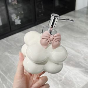 កំប៉ុងដាក់សាប៊ូ សេរ៉ាមិច រូបផ្កា + bow tie (380ml)