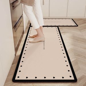 ឈុតកម្រាល​ ក្នុងបន្ទប់ផ្ទះបាយ រូបបេះដូង