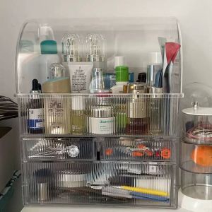 ទូថ្លាឆ្នូត សម្រាប់ដាក់គ្រឿងសម្អាង