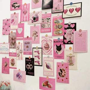 ស្ទីកឃ័របិទជាប់ជញ្ជាំង មាន 30 សន្លឹក